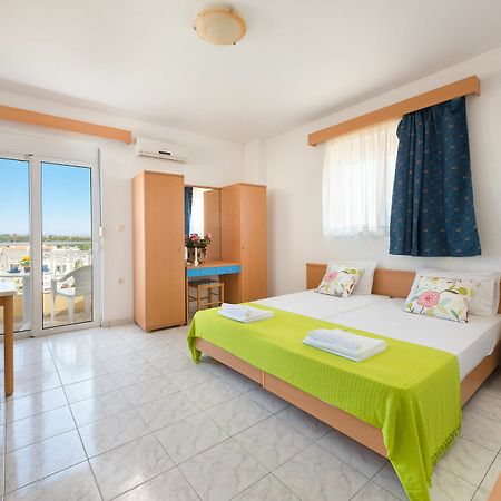 Yiannis Apartments Rhodes City Buitenkant foto